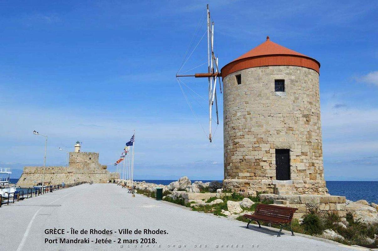 073- Rhodes ville et port d'honneur.JPG